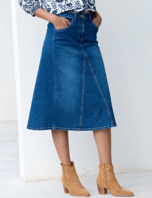 Lange, uitlopende rok in jeans (stone used) Lange, uitlopende rok in jeans (stone used)